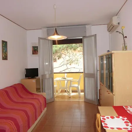 Lägenhet Great One-bedroom 350 Meters From The Sea
